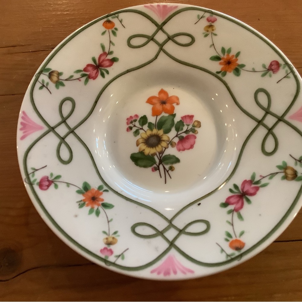 LIMOGES, DEMI TASSE CUP & SAUCER. PORCELAIN. NEW. FLORAL PATTERN - Picture 5 of 6